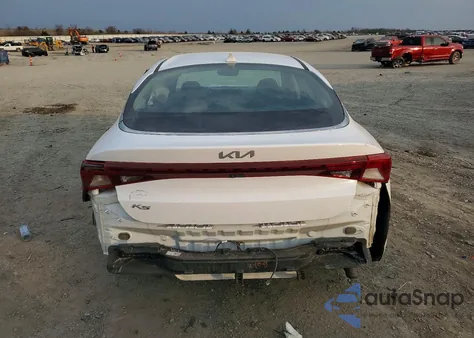 2022 Kia K5 Lx z USA, uszkodzony, nr VIN 5XXG24J29NG107795